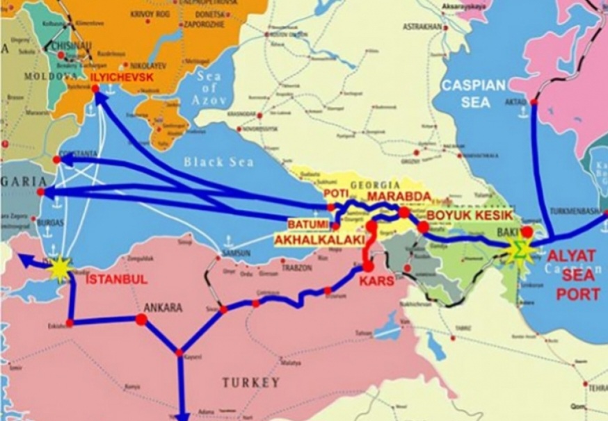 Orta Dəhlizin inkişafı fonunda Azərbaycanın tranzit potensialının sənaye mərhələsinə keçidi və logistika mərkəzlərinin yükdaşıma qabiliyyəti ilə bağlı təhlillər dərc olunub.